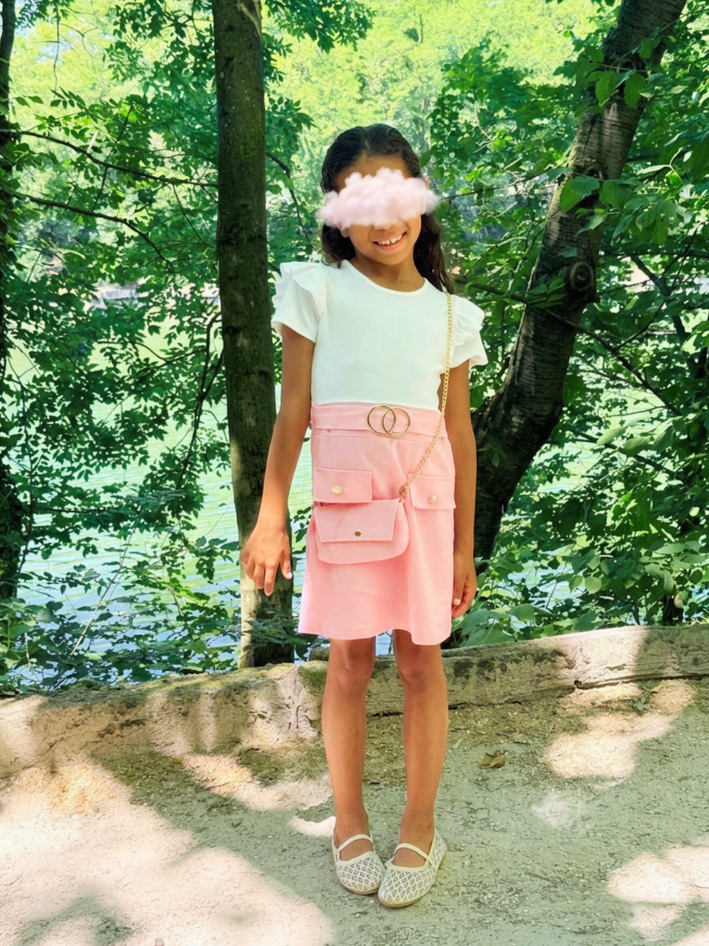 Robe blanche et rose avec petit sac